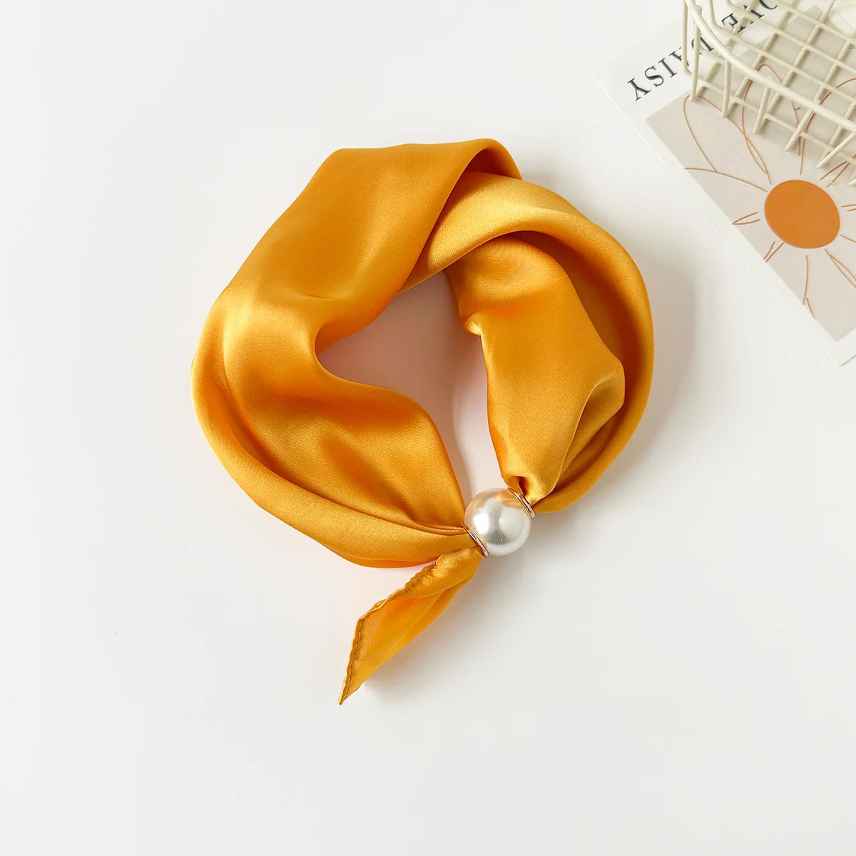 Scarf Chain Silk Lazy Magnetic Pendant Collarbone Thin Pearl Neck Scarf Buckle Headband Ribbon Foulards Femme Luxury Brands