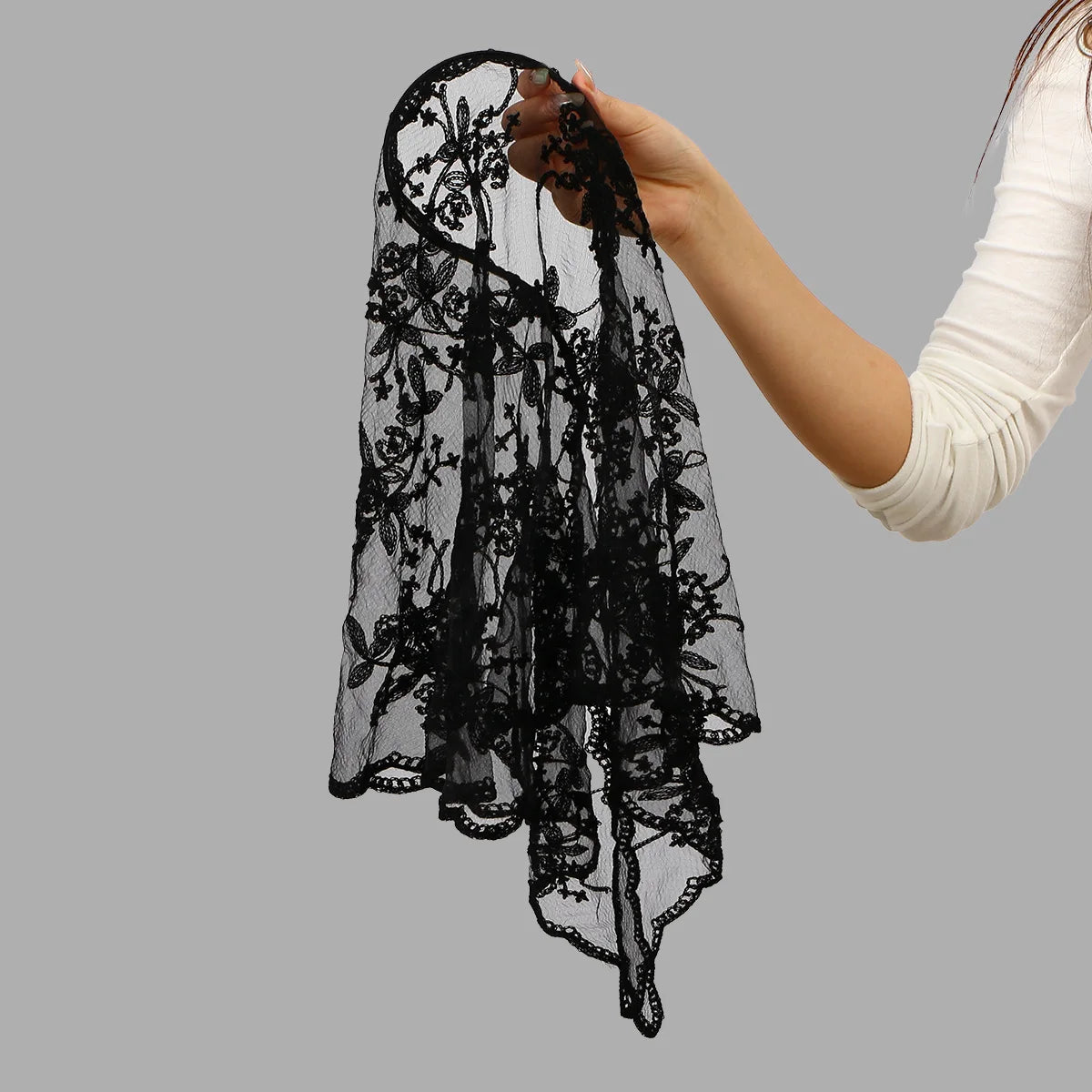Elegant Lace Scarf Hollow Out Embroidery Foulard Bandana Solid Color Triangular Scarf Thin Vintage HandkerChiefs for Hair Woman