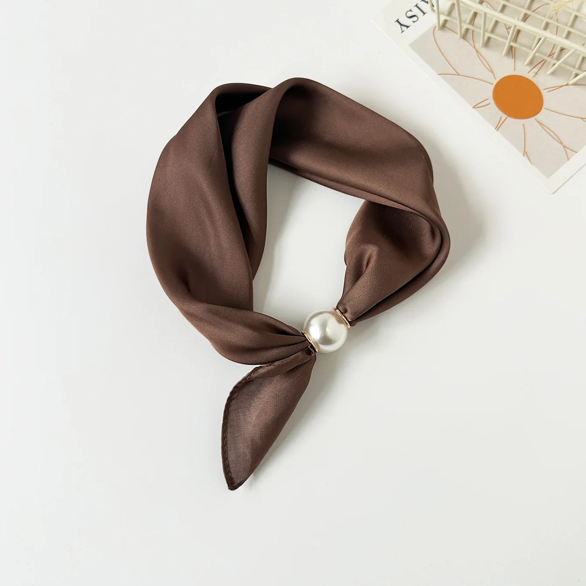 Scarf Chain Silk Lazy Magnetic Pendant Collarbone Thin Pearl Neck Scarf Buckle Headband Ribbon Foulards Femme Luxury Brands